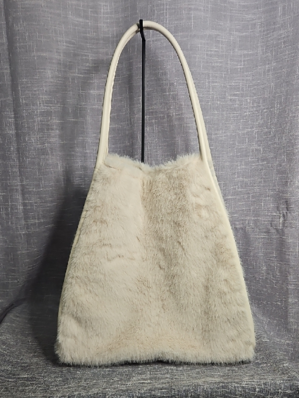 Victoria's Secret Cream Faux Fur Shoulder Tote - Picture 2 of 8